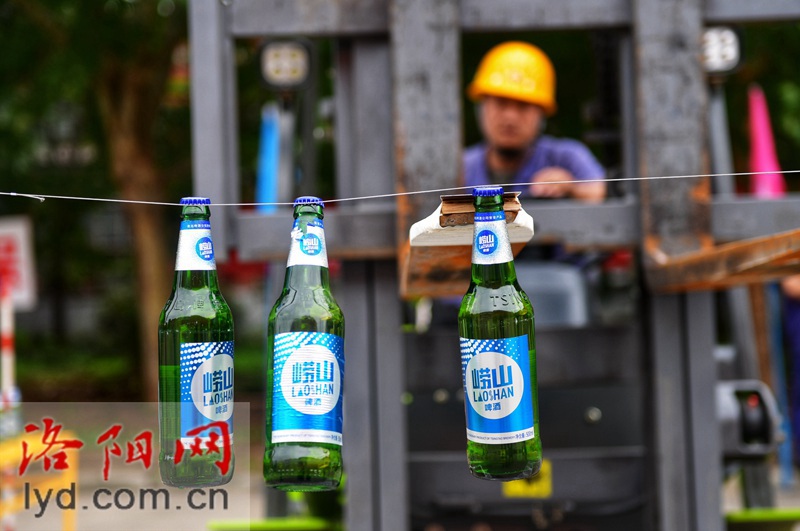 企業(yè)搭“擂臺(tái)” 工人來(lái)“比武”【組圖】